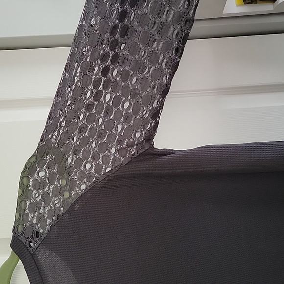 Top Small - Picture 2 of 5